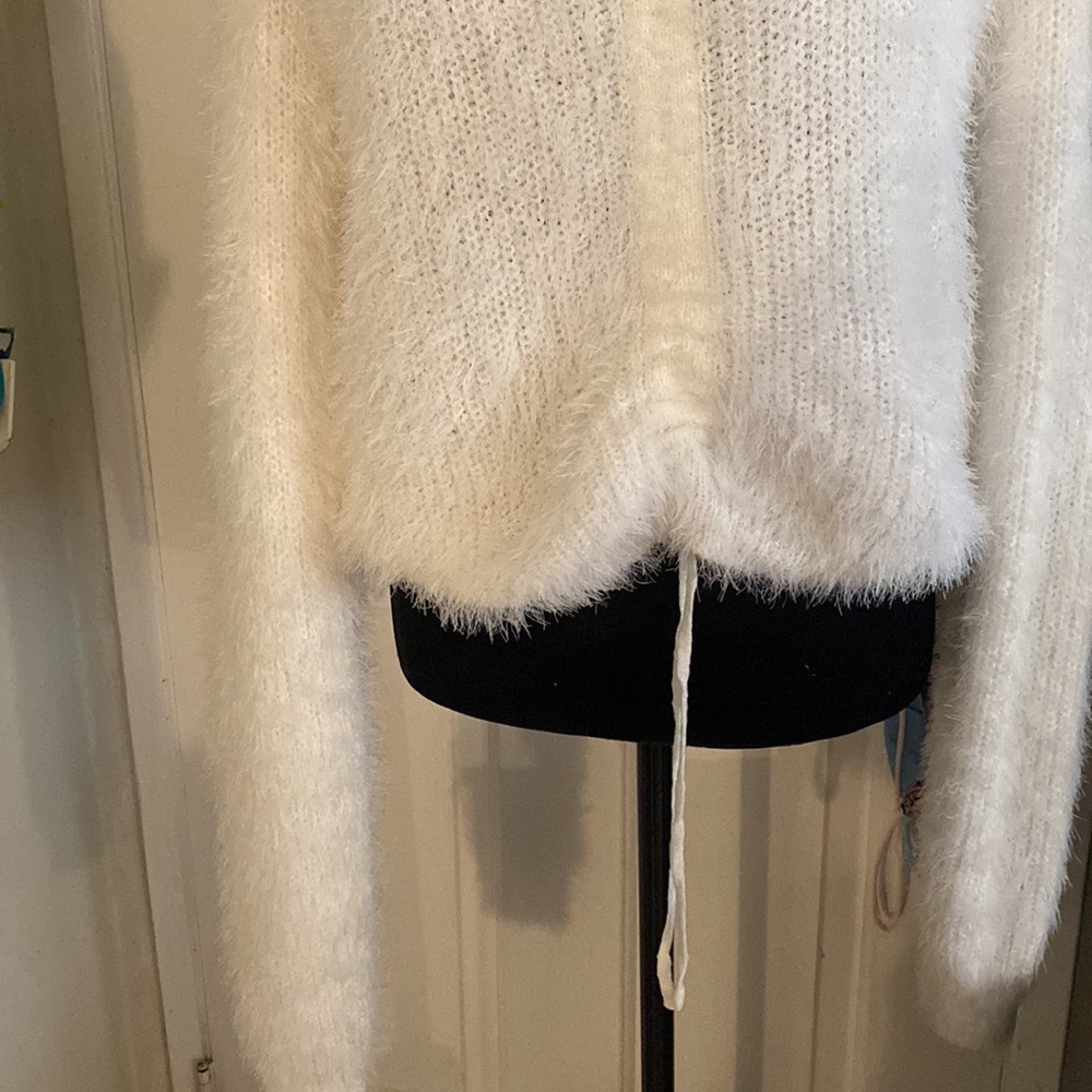 Furry sweater✨ - Picture 2 of 6